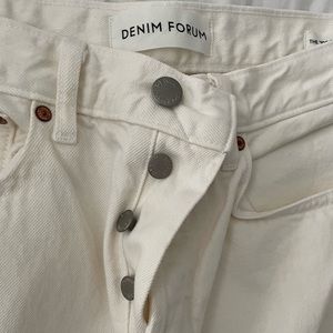 Denim Forum jeans Cream colored “the 90s boyfriend high rise loose” 30” L